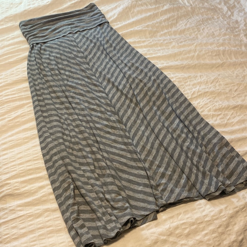 Seven 7 premium quality brand grey striped long skirt size S